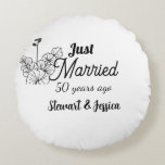 Almofada Redonda Just married 50 year ago wedding anniversary<br><div class="desc">Just married 50 years ago personalized 50th wedding Anniversary simple couple round pillow. .  Perfect gift for married couple who are celebrating 50 years together married.</div>