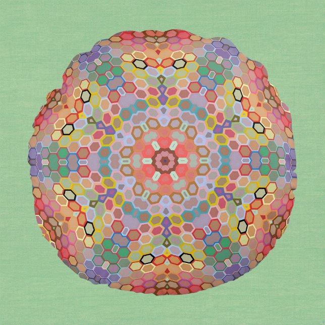 Almofada Redonda Mandala Hexagonal Arco-Íris (Rainbow Hexagon Mandala Round Pillow by Wormhole Orbital)