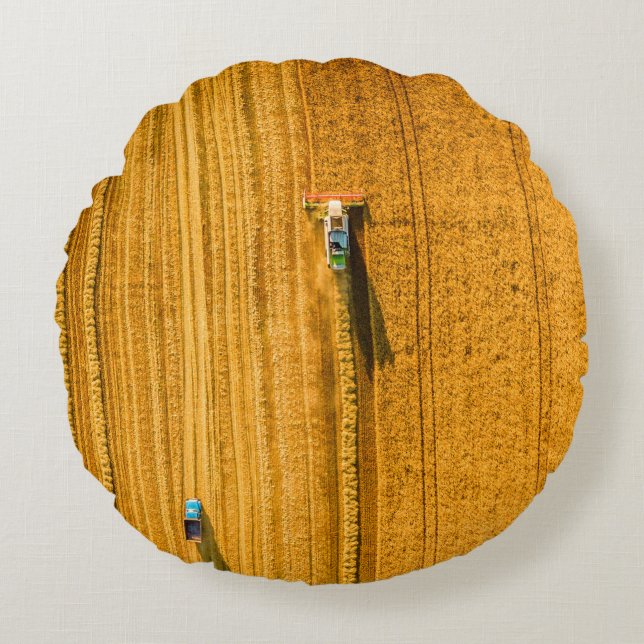 Almofada Redonda Máquina de Harvester trabalhando em campo. Escarpa (Frente)