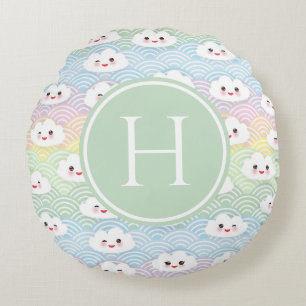 Almofada Redonda Monograma com Padrão de Nuvens Kawaii em Pastel Co