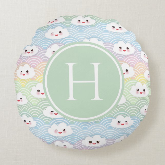 Almofada Redonda Monograma com Padrão de Nuvens Kawaii em Pastel Co (Frente)