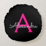 Almofada Redonda Nome do Monograma Girly Black Script Hot-Pink<br><div class="desc">Travesseiro de Pouf de Nome Simples de Script Preto e Rosa Quente O travesseiro faz o doce e perfeito presente de 16 anos,  casamento,  chá de panela,  chá de fraldas ou festa de solteira para alguém que decora seu quarto em ouro rosa.</div>