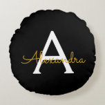 Almofada Redonda Nome do Monograma Rapariga de Script Moderno Doura<br><div class="desc">Monograma de Script Simples Preto e Dourado Nome Travesseiro Pouf. O travesseiro faz o doce e perfeito presente de 16 anos,  casamento,  chá de panela,  chá de fraldas ou festa de solteira para alguém que decora seu quarto em ouro rosa.</div>