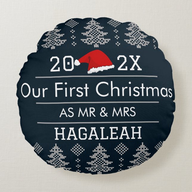 Almofada Redonda Nosso Primeiro Natal como Sr. e Sra. Newlywing (Frente)