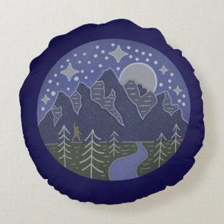 Almofada Redonda Passeio Noturno Estrelado do Pé-Grande | Arte Folc