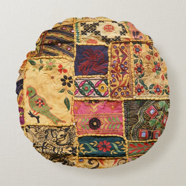 Almofada Redonda Patchwork da Índia: Hampi Market Cloth. (Frente)