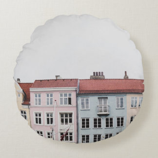 ALMOFADA REDONDA PESSOA QUE TIRA FOTO DE ESTRUTURAS