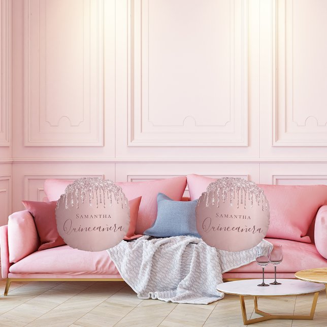 Almofada Redonda Quinceanera pincelada pingos rosa monograma (Criador carregado)