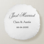 Almofada Redonda Recém-casados adicionar nome do casal data ano sim<br><div class="desc">design</div>