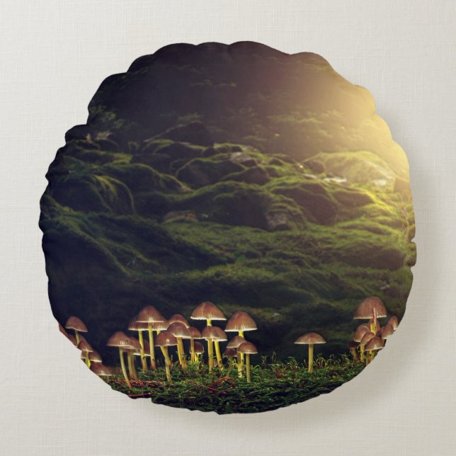 Almofada Redonda Ripe Cogumelos Selvagens na Floresta (Frente)