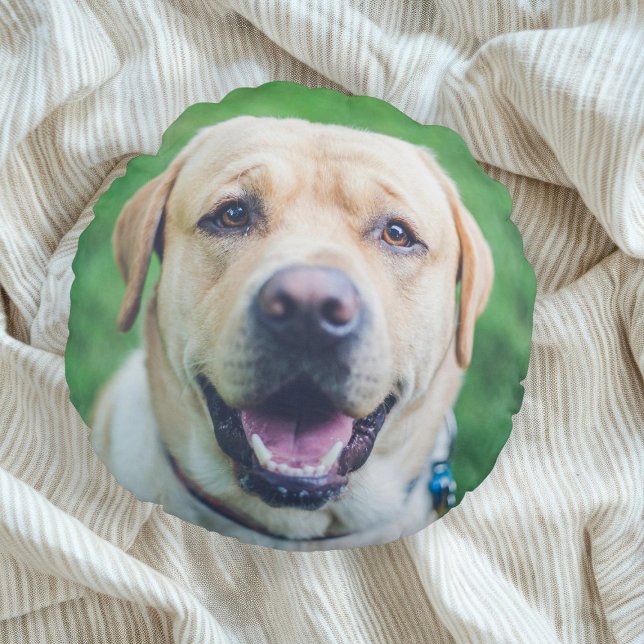 Almofada Redonda Sua Fotografia do Cão Personalizada (Your Dog Photo Keepsake Personalized Round Pillow by Ricaso. Add your own two photographs. Pet gifts)