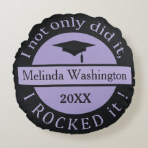 Travesseiro decorativo de ano e nome personalizado