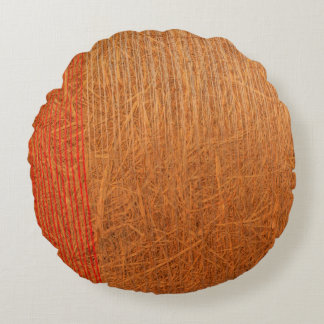 Almofada Redonda um fardo cilíndrico feno num campo em travesseiro 