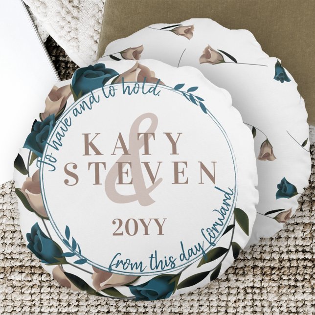 Almofada Redonda Vintage Rosas De Cerveja Botânica Vintage (Botanical Boho Beige Teal Green Roses, Round Wreath Throw Pillow Newlywed Gift Bride and Groom)