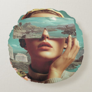 Almofada Redonda Visão de Paisagem Surreal, Retrato feminino surrea