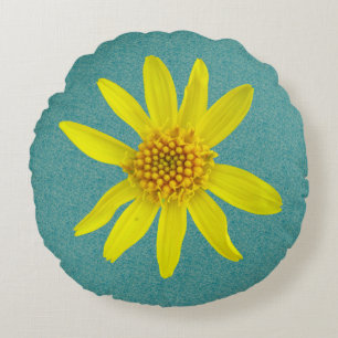 Almofada Redonda Wildflower amarelo botânico da arnica em alguma