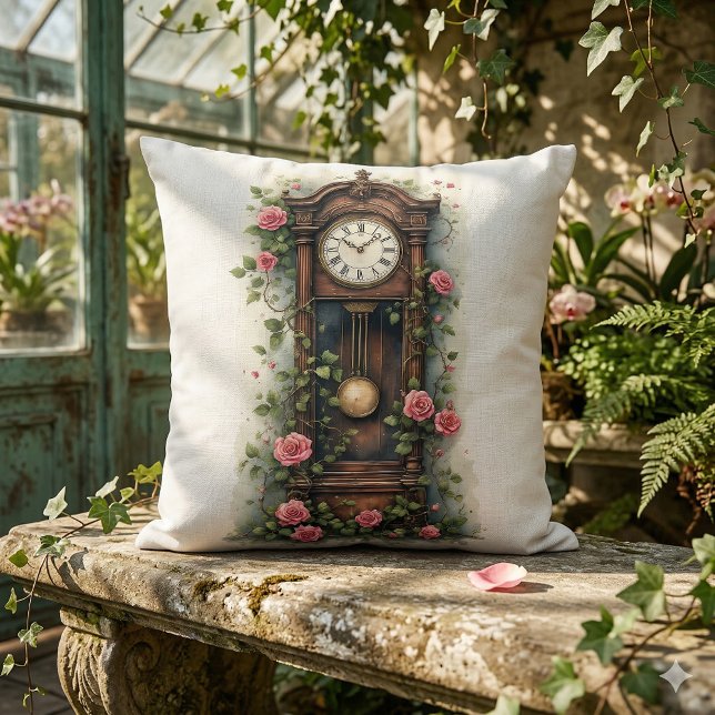 Almofada Relógio de Pé Vintage Ivy Rose (Vintage Ivy Rose Grandfather Clock Throw Pillow Mockup A)