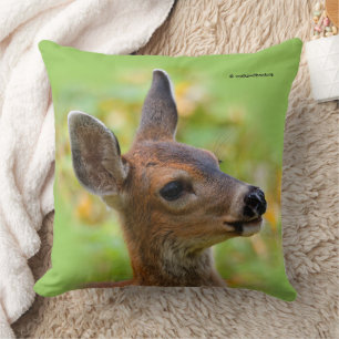 Almofada Retrato Vignetado de Deer Fawn Chantageado Sorride