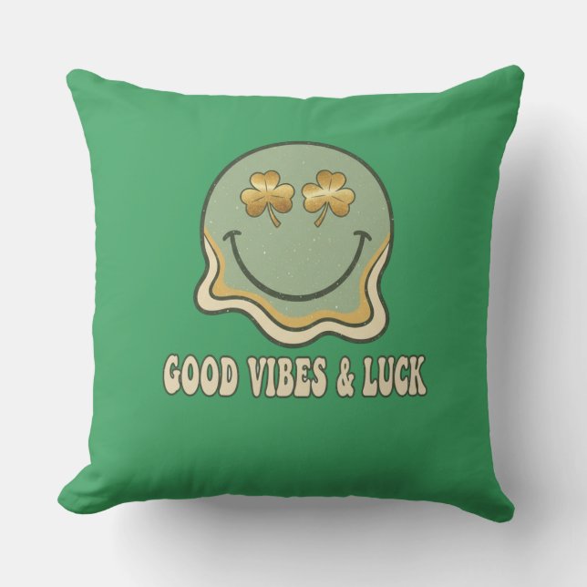 Almofada Retro St. Patrick's Day Good Vibes & Luck Smiley  (Frente)
