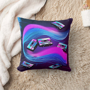Almofada Retrocesso: Neon Cassette Vibes