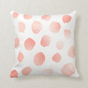 Almofada Rosa coral bolinhas metálicas pintadas brancas