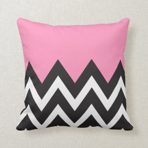 Almofada Rosa de Bubblegum com Chevron preto e branco