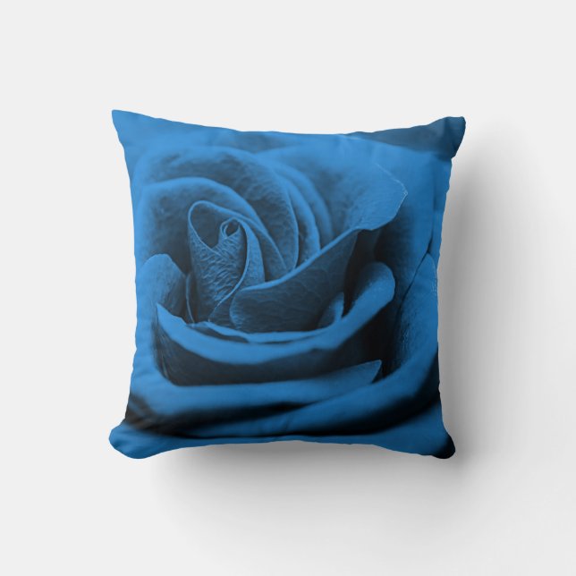 Almofada Rosa vermelha azul próxima, macrobeleza. (Frente)