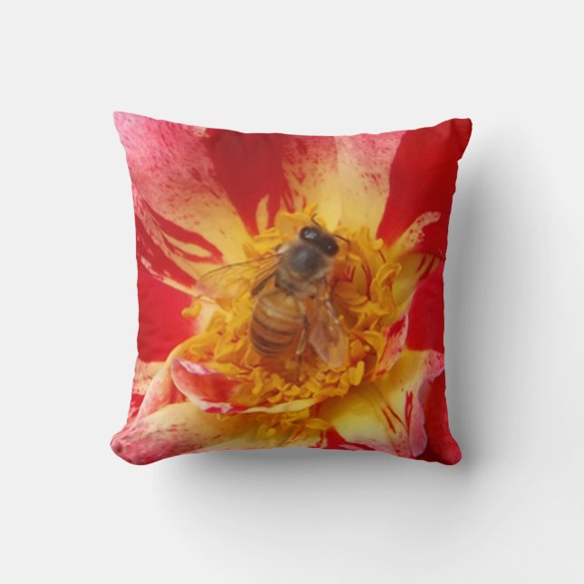 Almofada Rosa vermelha e travesseiro decorativo das abelhas (Frente)