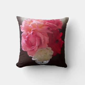Almofada Rosas em um travesseiro do Cruet do vintage