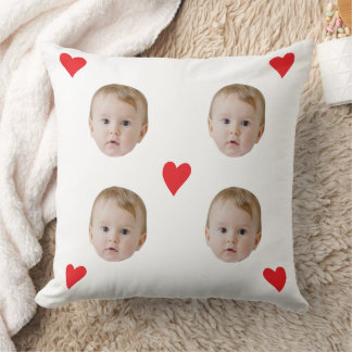 Almofada Rosto de Bebê Personalizado Com Corações