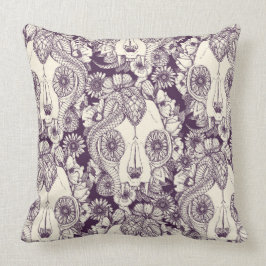 Almofada roxo do damasco do crânio do gato