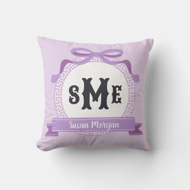 Almofada Roxo Lavanda com Arco em Grego Reverso Monograma (Frente)
