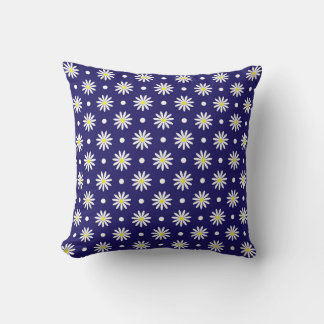 Almofada Royal Blue Throw Pillow with Daisies