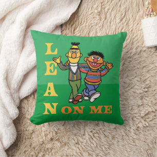 Almofada Rua Sésamo   Bert & Ernie Lean on Me