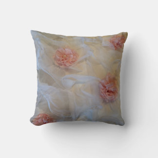 Almofada Ruffles e Rosas Pink