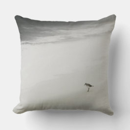 Almofada Sandpiper costeiro na praia