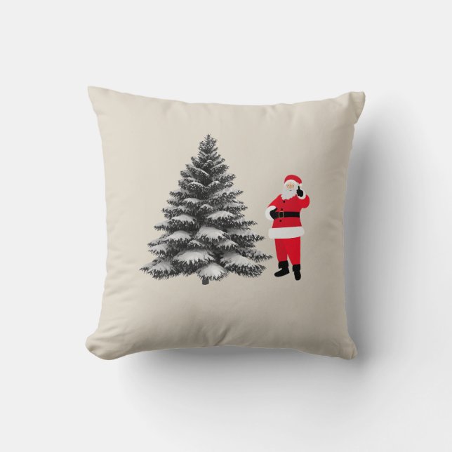 Almofada Santa standing near pine tree (Frente)