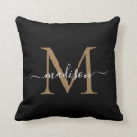 Almofada Script Moderno da Na moda Dourada Preta Monograma<br><div class="desc">Travesseiro decorativo de Script Moderno do Na moda Dourado Preto Monograma</div>