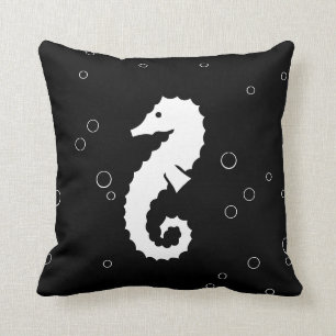 Almofada SEAHORSE BRANCO em travesseiro preto