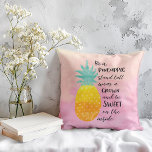 Almofada Seja Uma Tipografia De Aquarela Inspiradora<br><div class="desc">Seja um Travesseiro de abacaxi - A tipografia de aquarela cita travesseiro de arte. Lembre-se do seu amor por todas as coisas tropicais quando você está descansando confortavelmente em sua sala de estar ou área de entretenimento. Este travesseiro delicioso apresenta um design com um fundo de base de aquarela em...</div>
