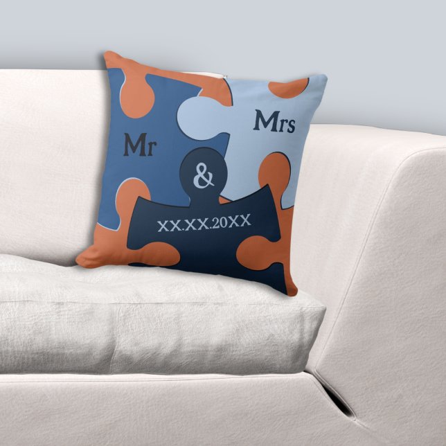 Almofada Senhor & Senhora Data do Casamento Peças de Puzzle (Mr & Mrs Wedding Date Blue & Orange Puzzle Pieces Throw Pillow)