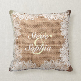 Almofada Serapilheira e laço personalizados da juta