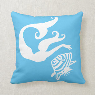 Almofada sereia e peixe-anjo branco em travesseiro azul