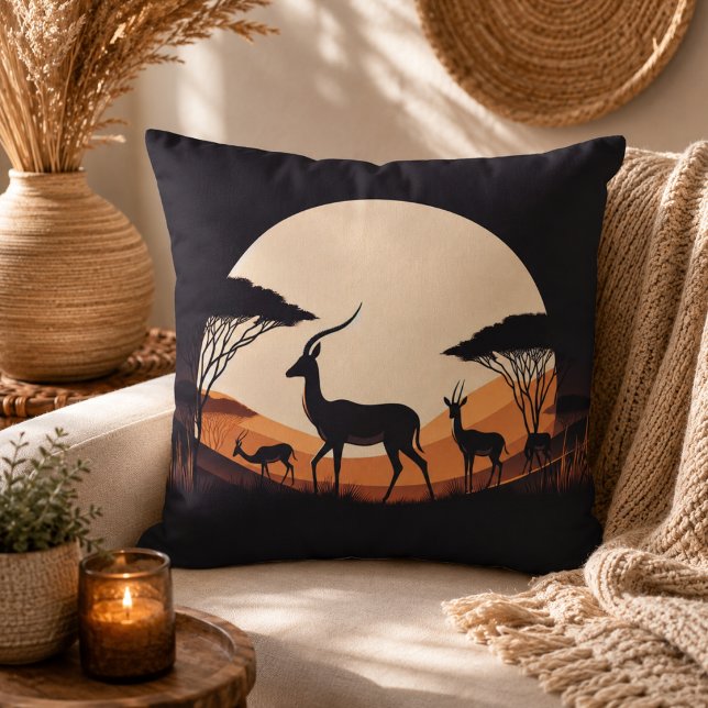Almofada Serenidade em Movimento Inspirado em Antílope (Serenity in Motion Antelope-Inspired Throw Pillow)