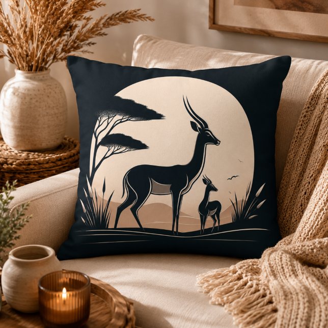 Almofada Serenidade em Movimento Inspirado em Antílope (Serenity in Motion Antelope-Inspired Throw Pillow)