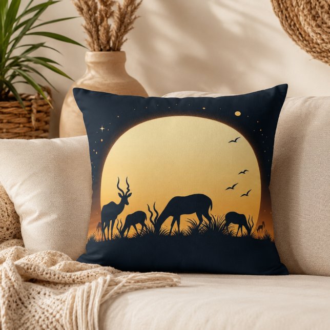 Almofada Serenidade em Movimento Inspirado em Antílope (Serenity in Motion Antelope-Inspired Throw Pillow)