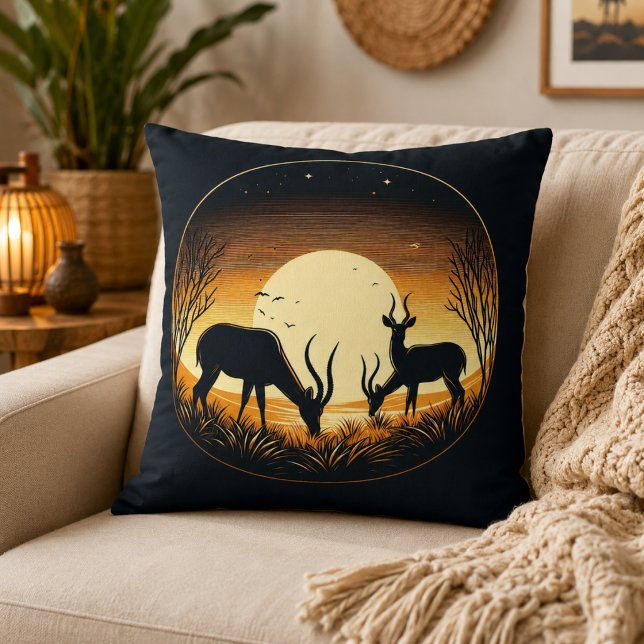 Almofada Serenidade em Movimento Inspirado em Antílope (Serenity in Motion Antelope-Inspired Throw Pillow)