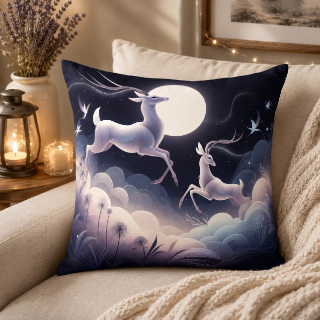 Almofada Serenidade em Movimento Inspirado em Antílope (Serenity in Motion Antelope-Inspired Throw Pillow)