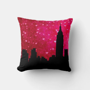 Almofada Silhueta da skyline de NYC, coração rosa vermelh