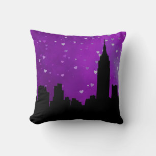 Almofada Silhueta da skyline de NYC, ESB #1 Purple Heart